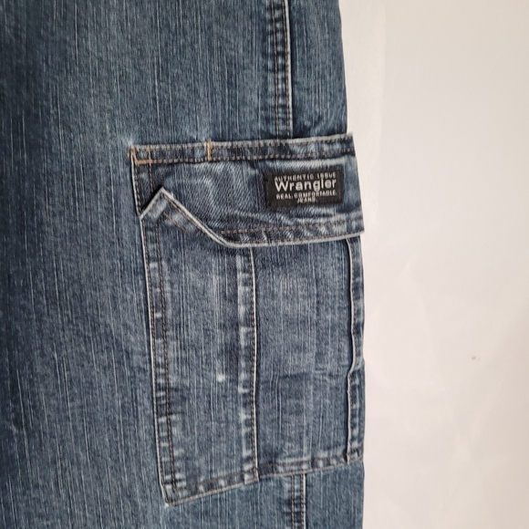 Wrangler Men's Cargo Jeans Relaxed Baggy Comfortable Size 36x30 - Picture 3 of 10